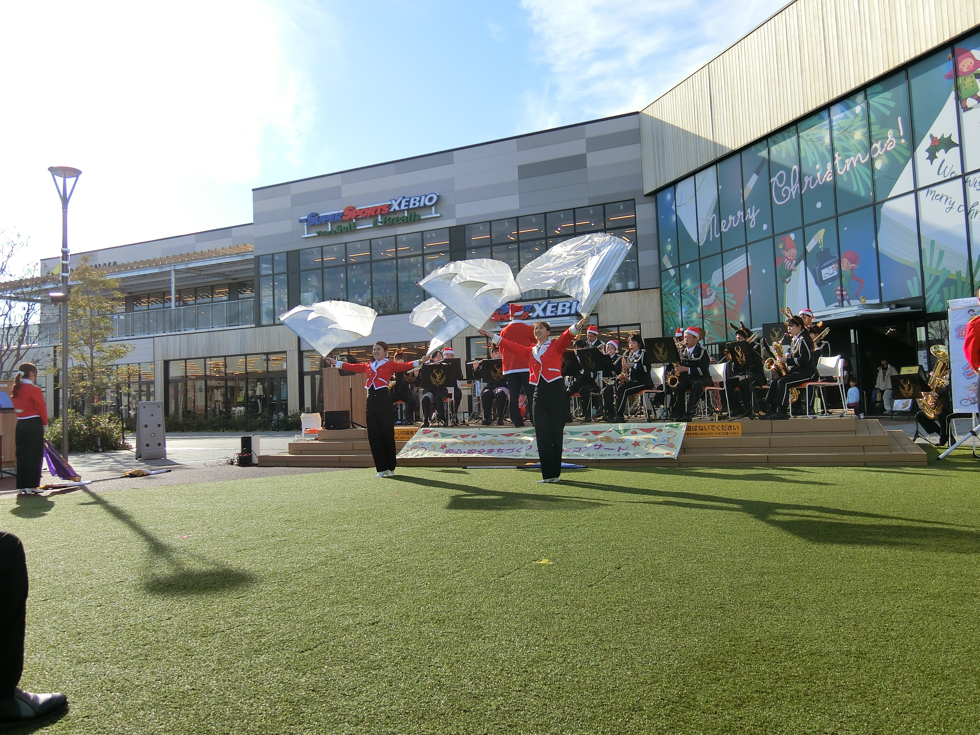 安全安心まちづくりコンサートでの演奏風景2