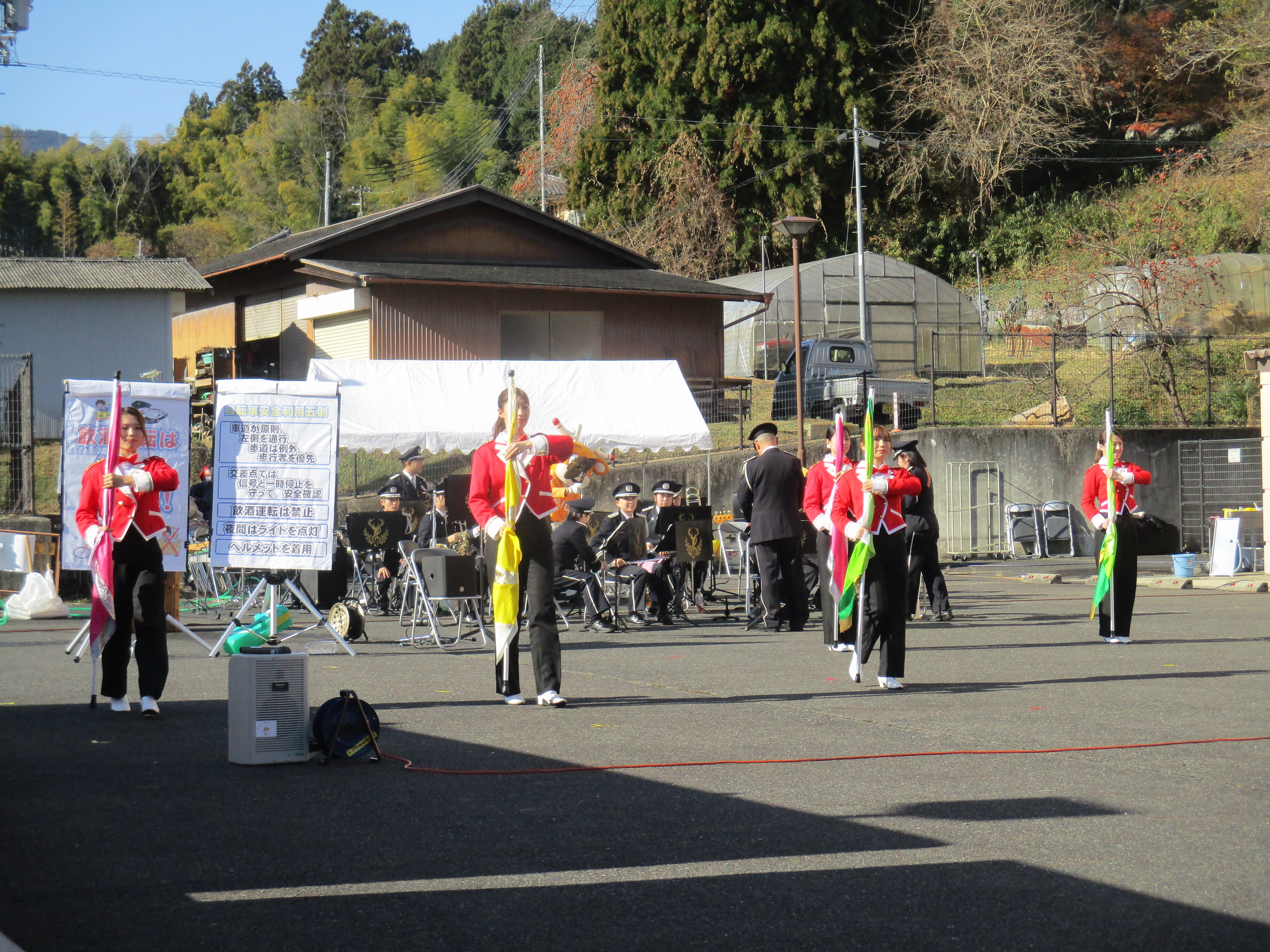 餅つき大会での演奏風景1