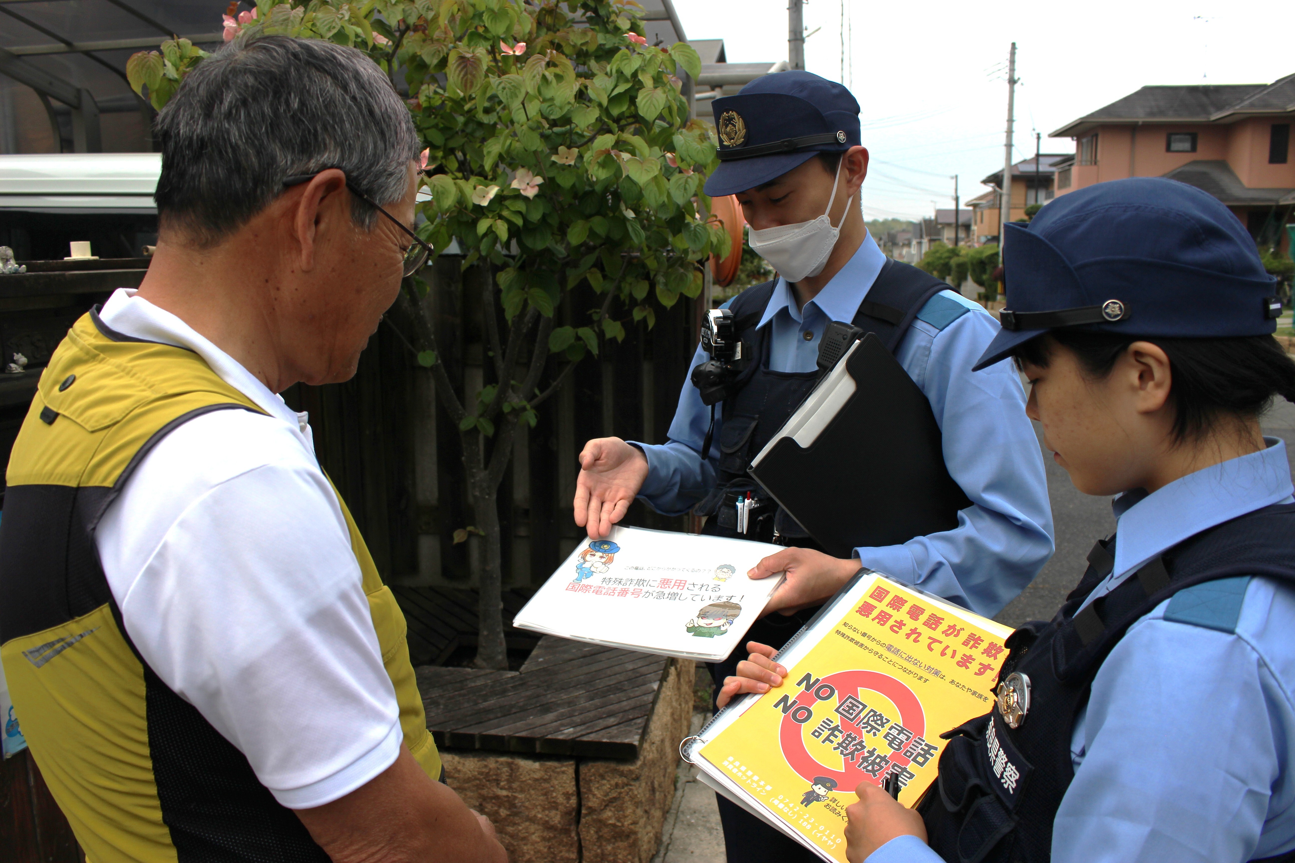 管内住民に説明する様子