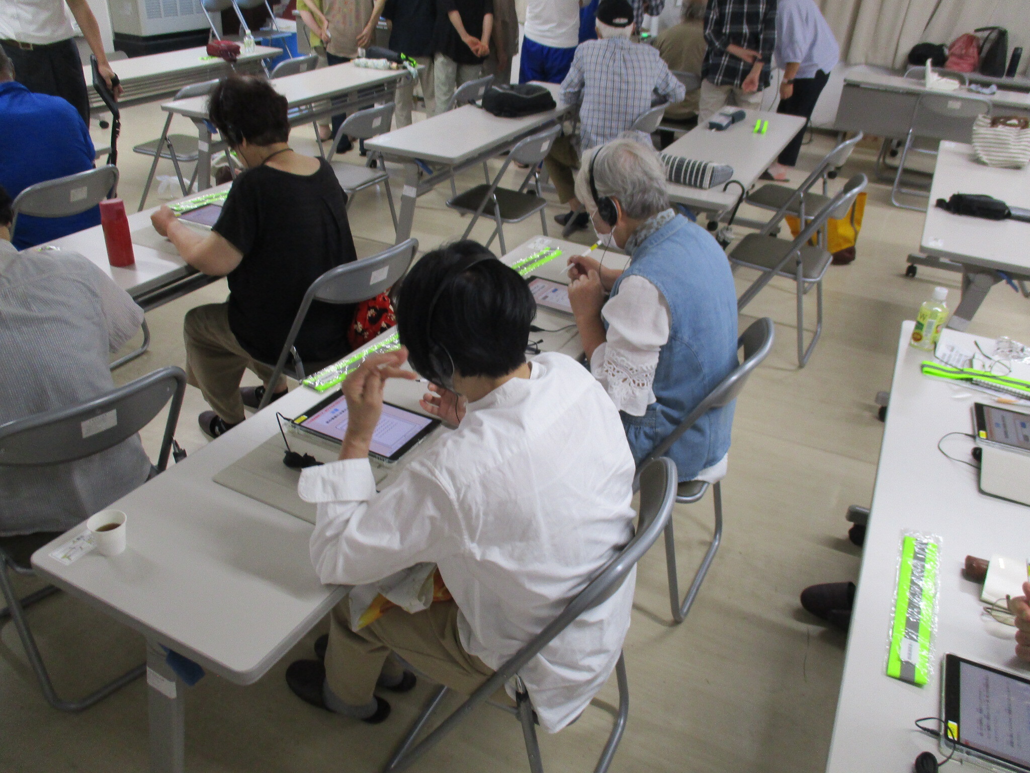 認知機能検査を行う様子