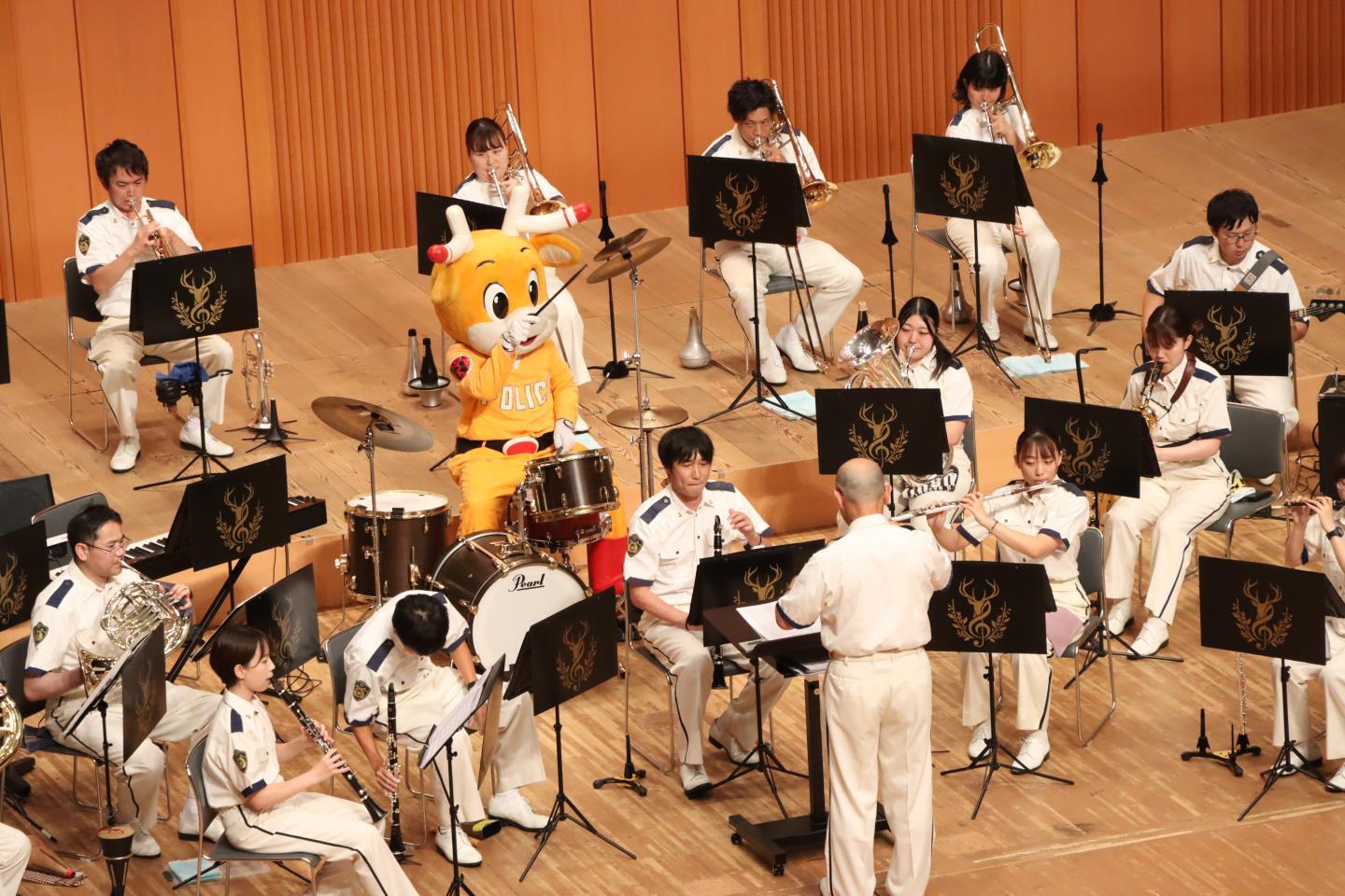 ナポくんも一緒に演奏している様子