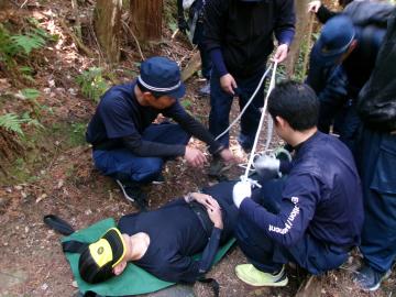 山岳救助訓練のようす
