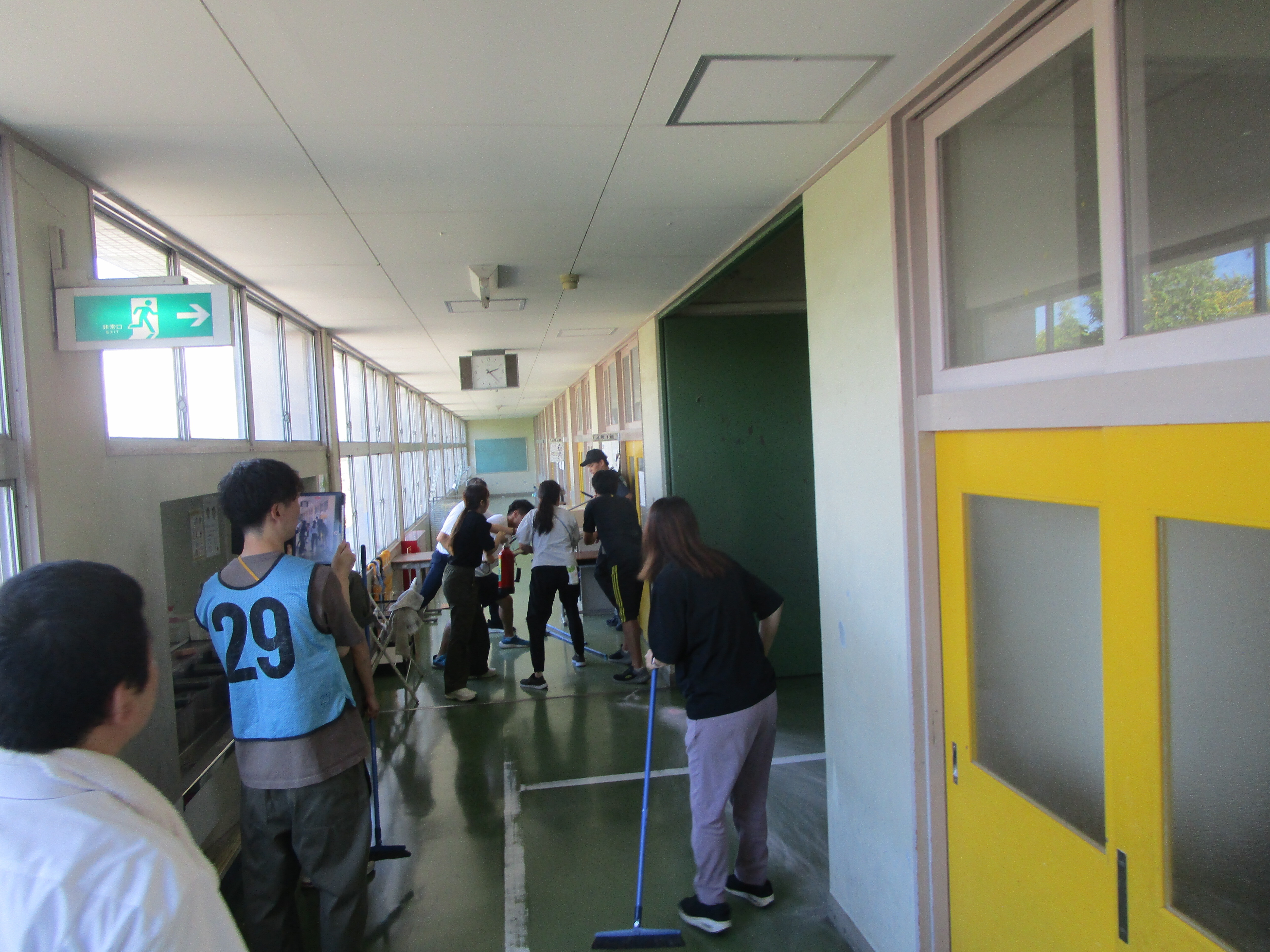 上牧小学校での不審者侵入対応訓練2