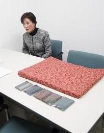 インタビューを受ける野村さん