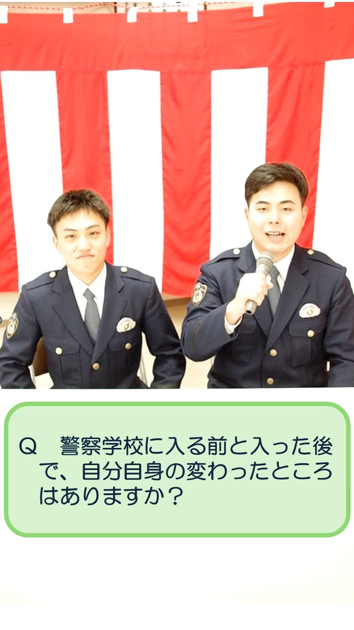 卒業生にインタビューをしている様子1