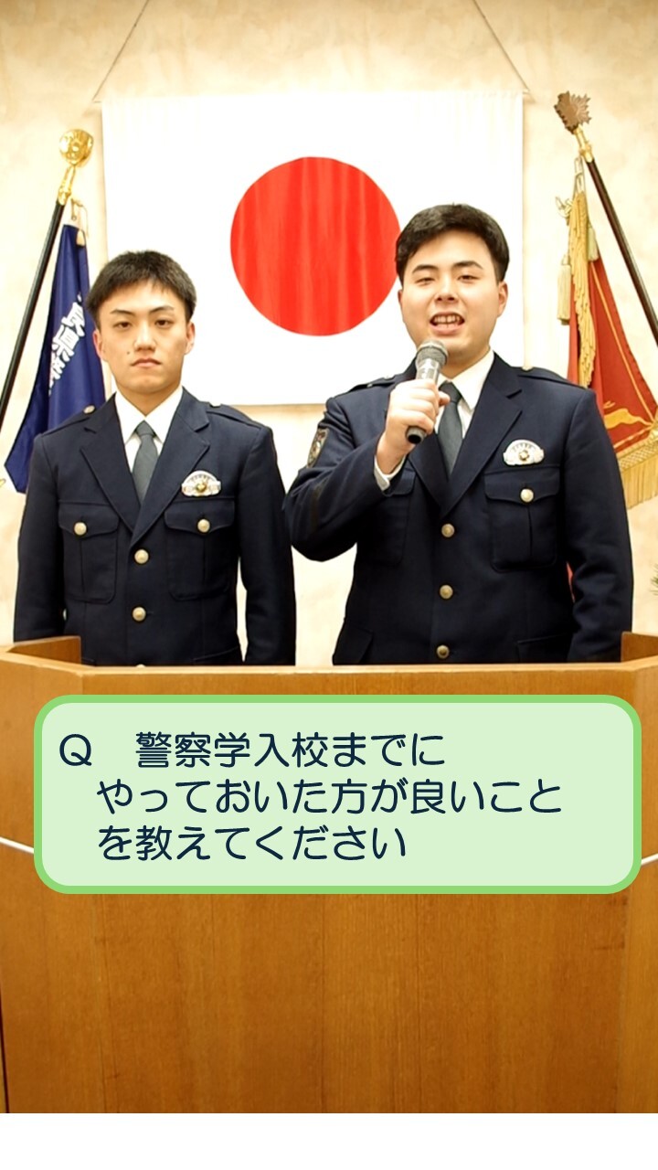 卒業生にインタビューをしている様子3