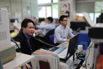 特殊詐欺対策係の2人