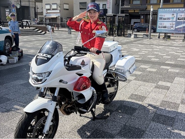 中尾選手との交通啓発活動のようす2