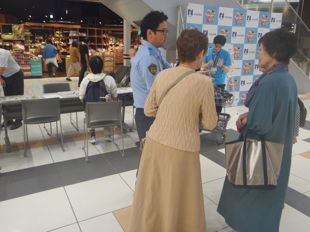 イオンモール大和郡山での特殊詐欺啓発活動のようす3